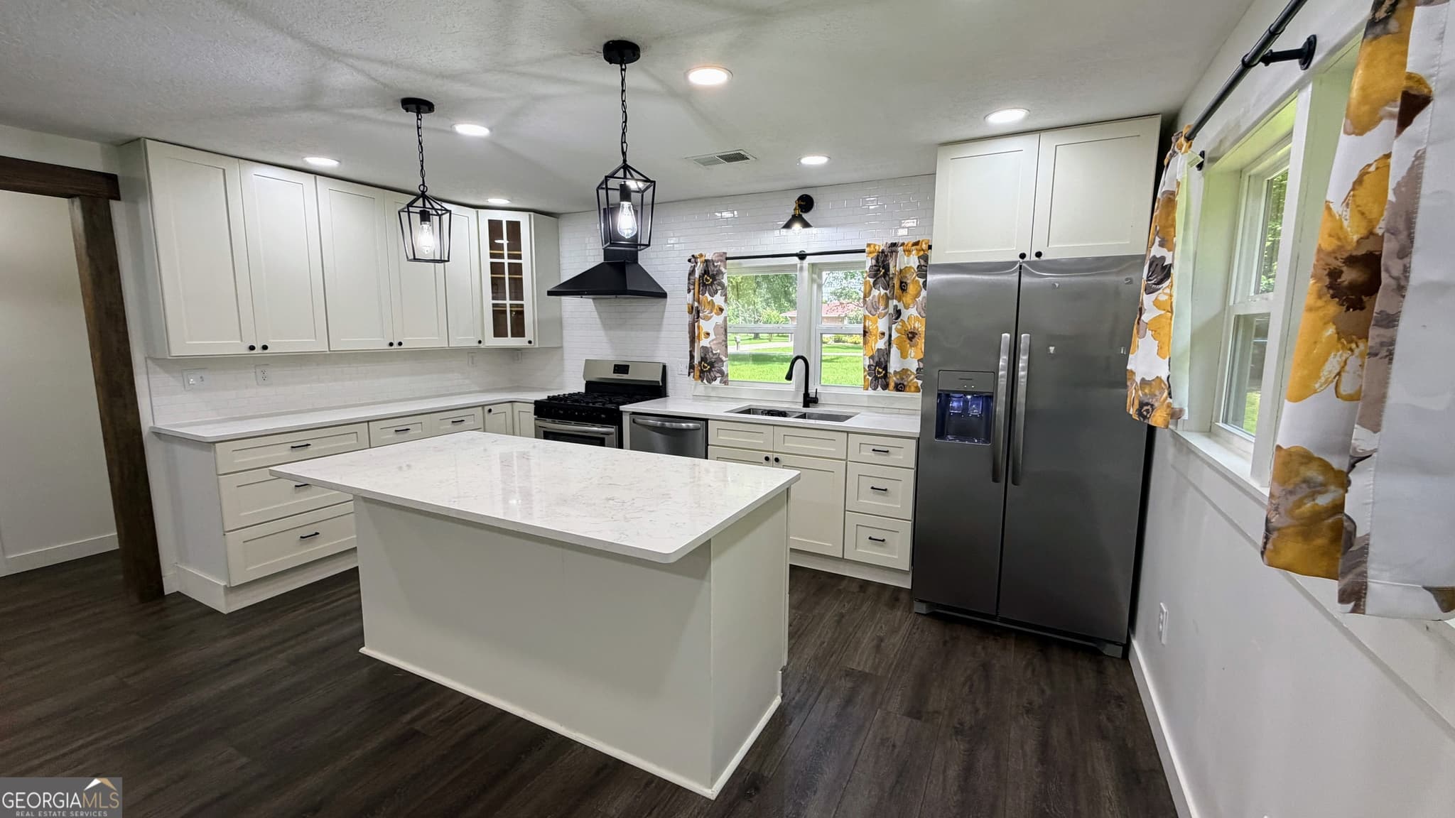 3 bedroom, 2 bathroom, 1,952 sq ft single family residence for sale at 4160 McLain Street North, Hokes Bluff, AL 35903 — photo 9