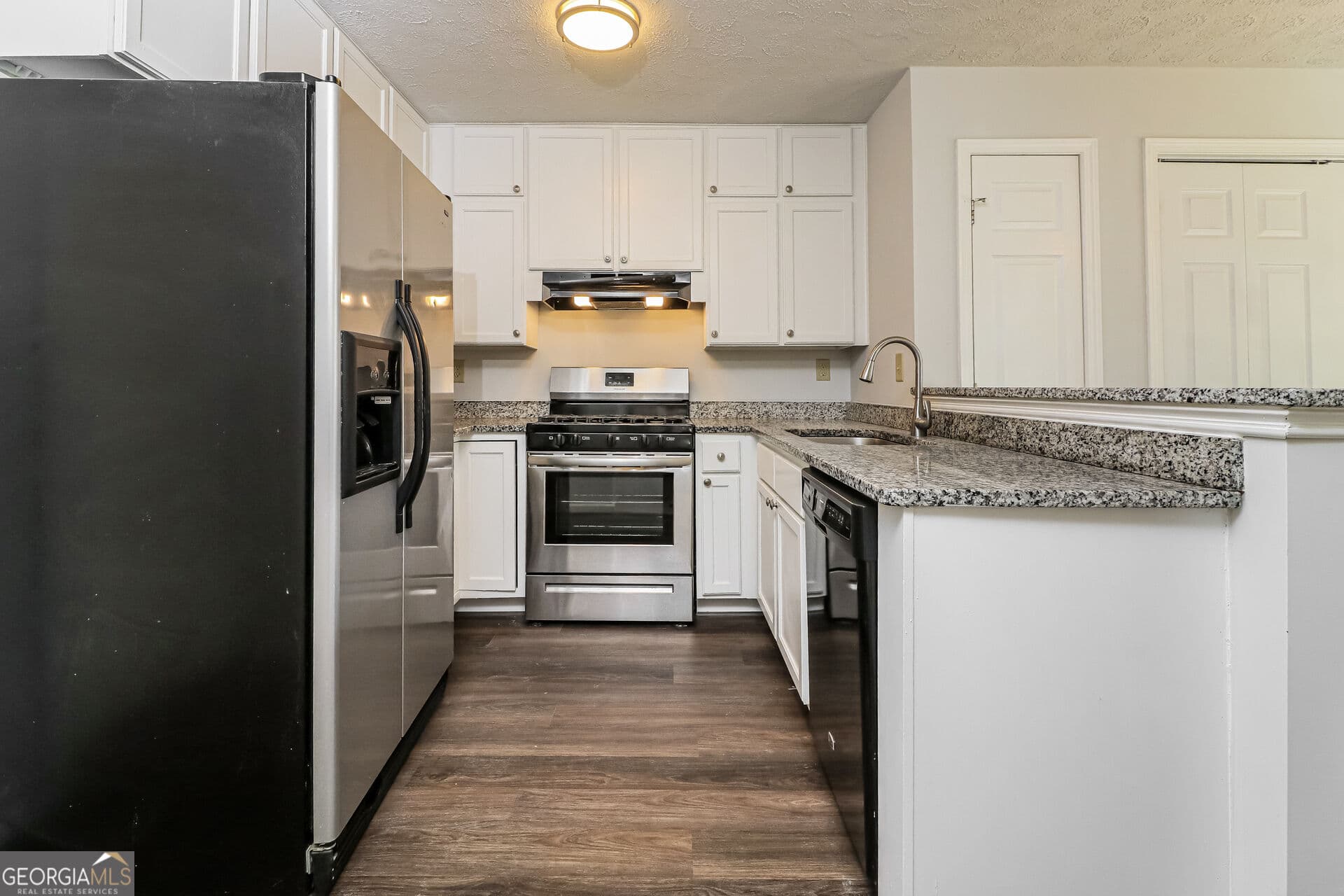 3 bedroom, 2.5 bathroom, 2,124 sq ft single family residence for sale at 4050 Paloverde Drive, Kennesaw, GA 30144 — photo 2
