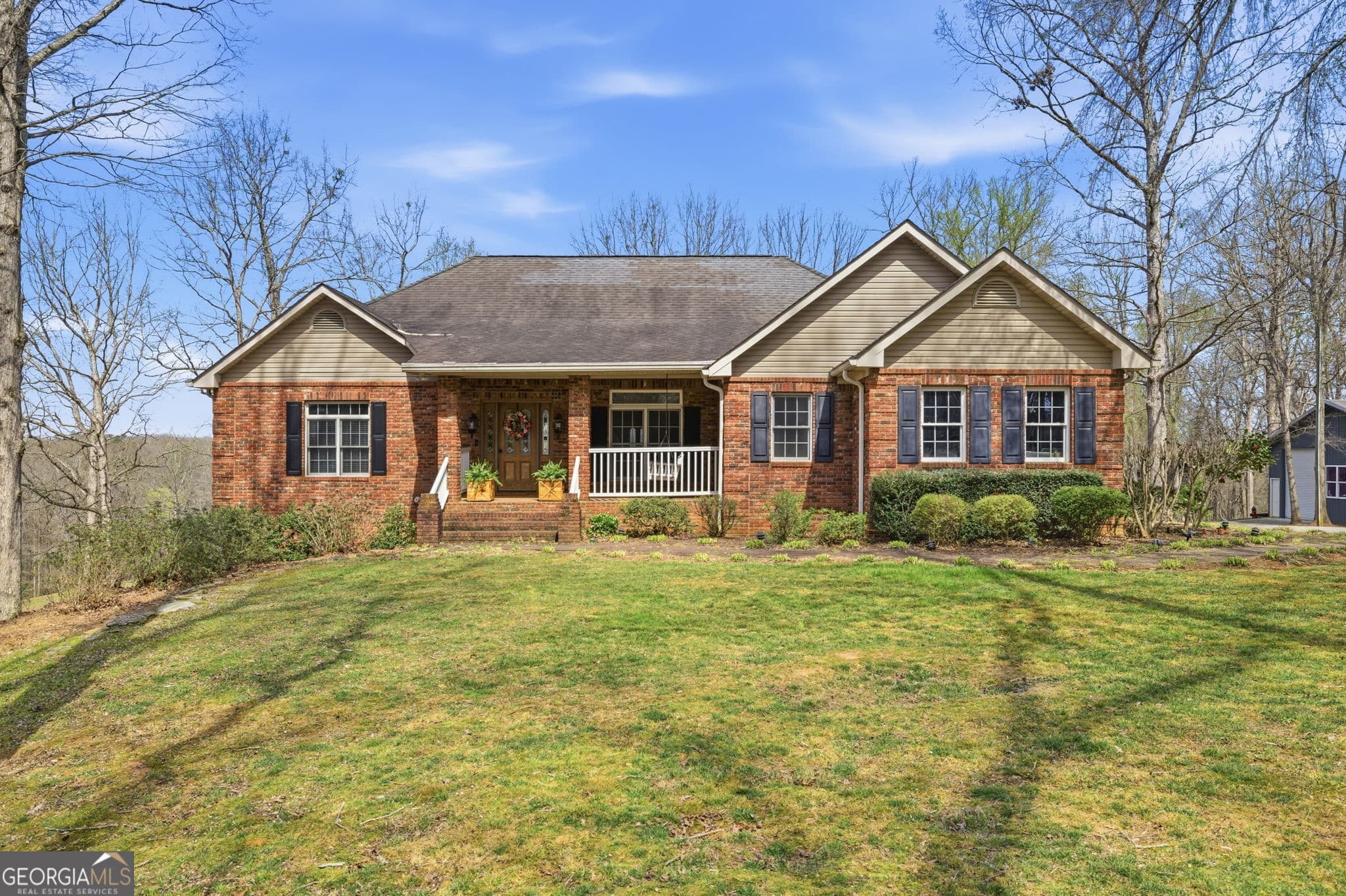 3 bedroom, 3.5 bathroom, 3,320 sq ft single family residence for sale at 401 Herrin Road, Cornelia, GA 30531 — photo 2
