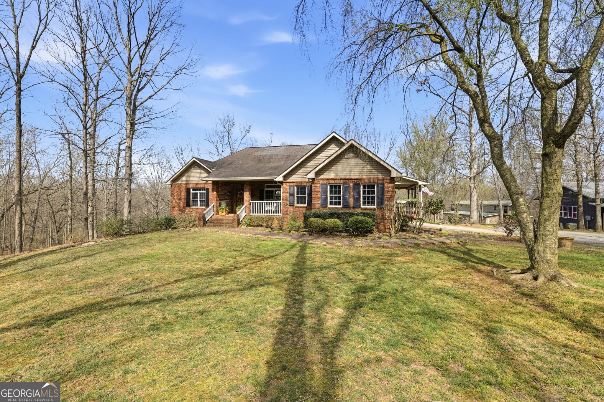 3 bedroom, 3.5 bathroom, 3,320 sq ft single family residence for sale at 401 Herrin Road, Cornelia, GA 30531 — photo 3
