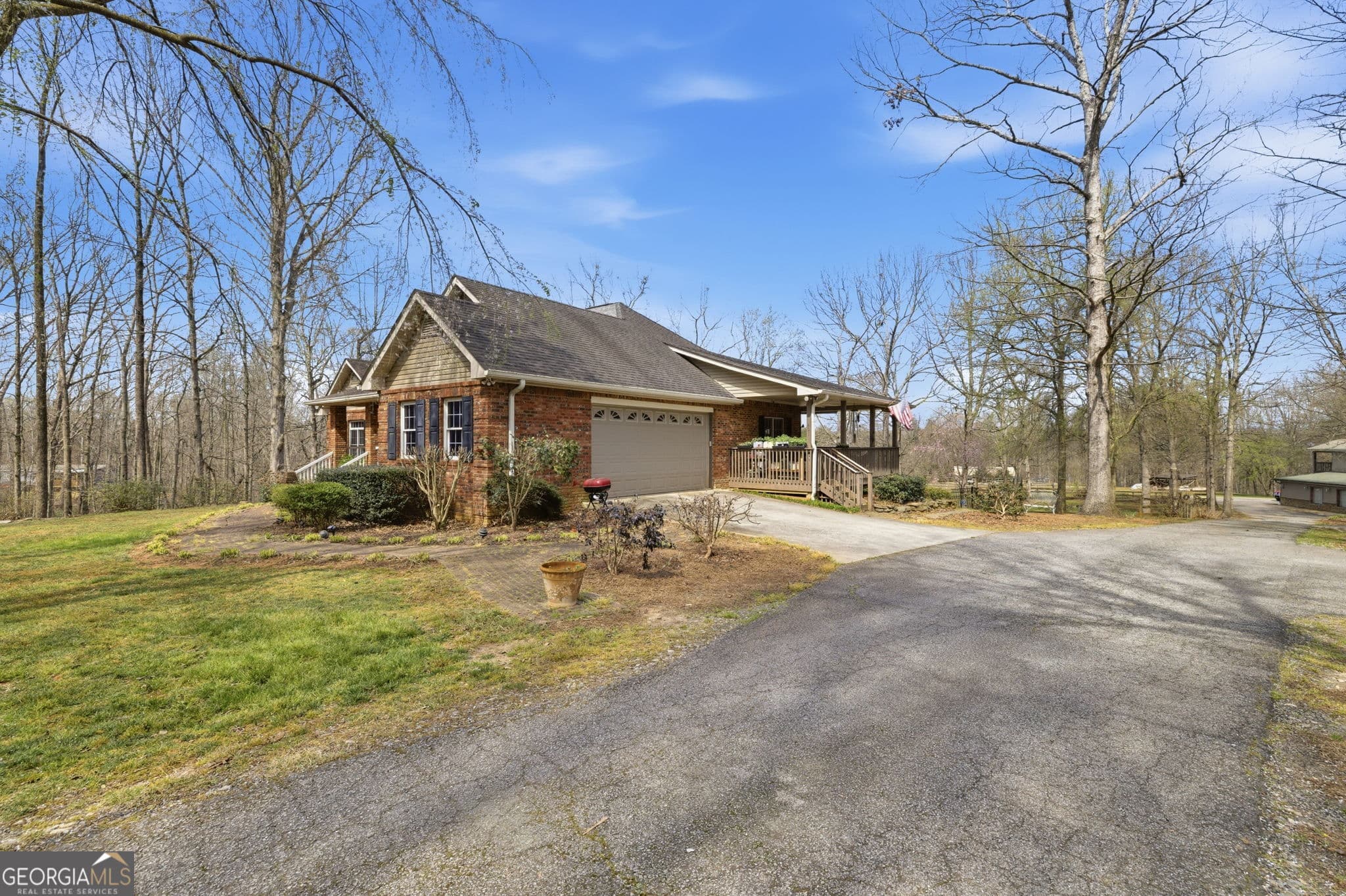 3 bedroom, 3.5 bathroom, 3,320 sq ft single family residence for sale at 401 Herrin Road, Cornelia, GA 30531 — photo 4