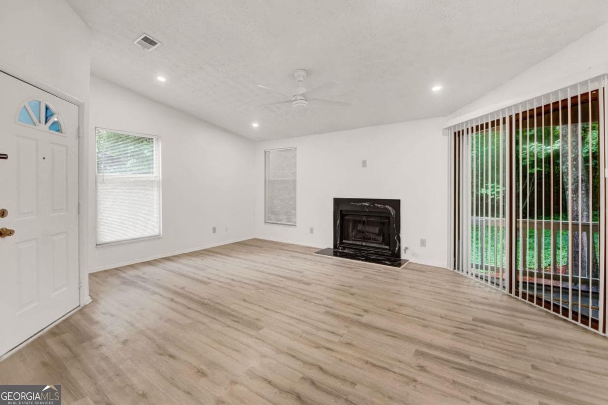 1 bedroom, 1 bathroom, 810 sq ft condominium for sale at 1283 Keys Lake Drive, Brookhaven, GA 30319 — photo 6