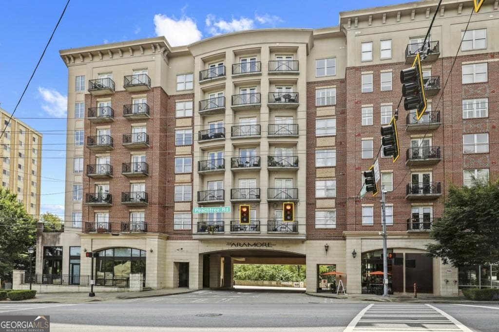 1 bedroom, 1 bathroom, 852 sq ft condominium for sale at 2277 Peachtree Road 408, Atlanta, GA 30309 — photo 2