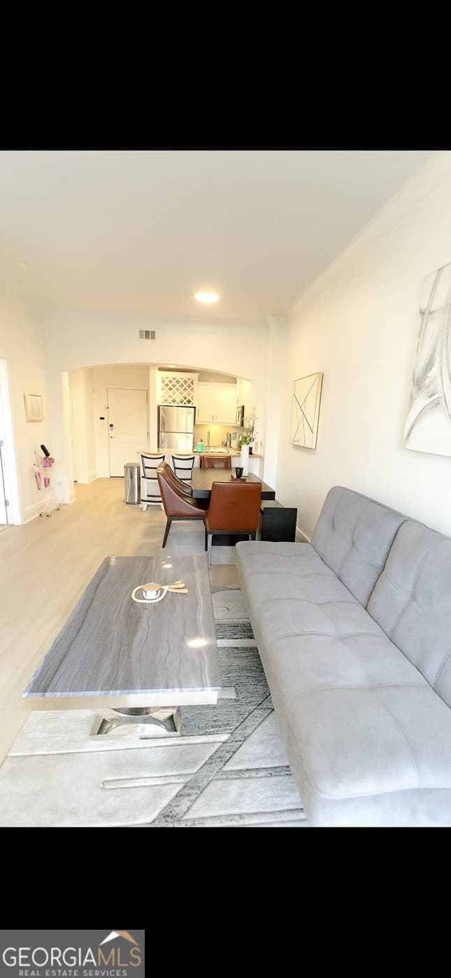 1 bedroom, 1 bathroom, 852 sq ft condominium for sale at 2277 Peachtree Road 408, Atlanta, GA 30309 — photo 6