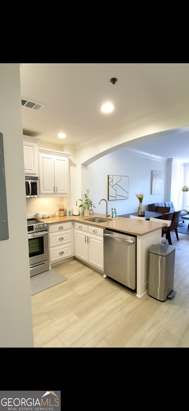1 bedroom, 1 bathroom, 852 sq ft condominium for sale at 2277 Peachtree Road 408, Atlanta, GA 30309 — photo 7