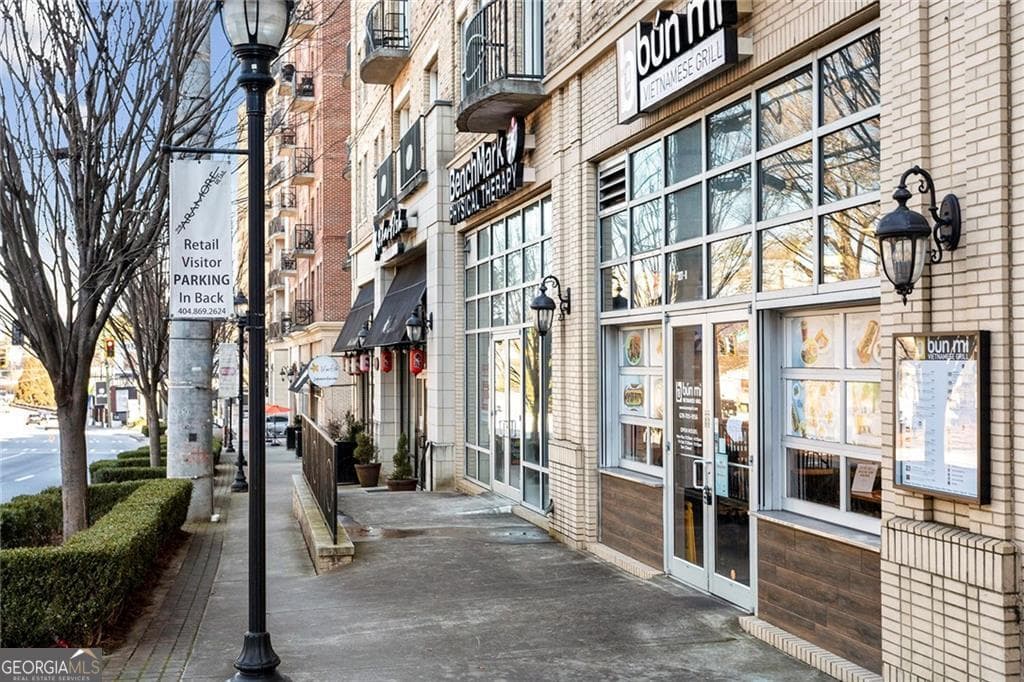 1 bedroom, 1 bathroom, 852 sq ft condominium for sale at 2277 Peachtree Road 408, Atlanta, GA 30309 — photo 3