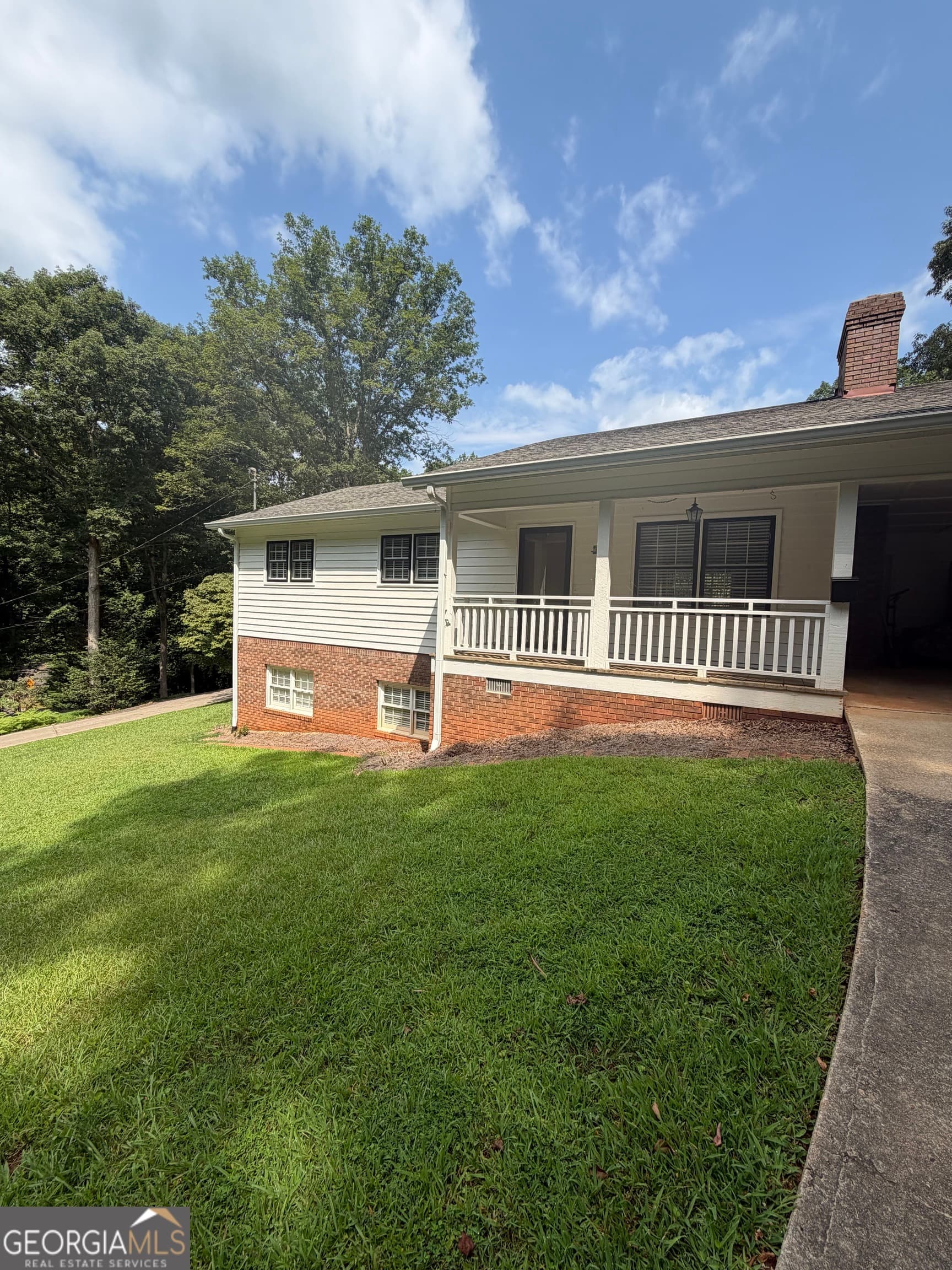 5 bedroom, 3 bathroom, 2,856 sq ft single family residence for rent at 402 Skyline Drive, Dahlonega, GA 30533 for $2,500 a month — photo 1 of 1