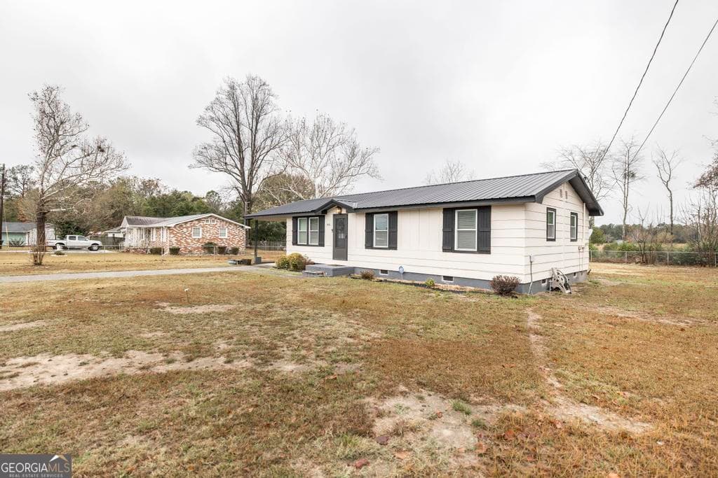 3 bedroom, 1 bathroom, 936 sq ft single family residence for sale at 195 Wimberly Drive, Jeffersonville, GA 31044 — photo 4