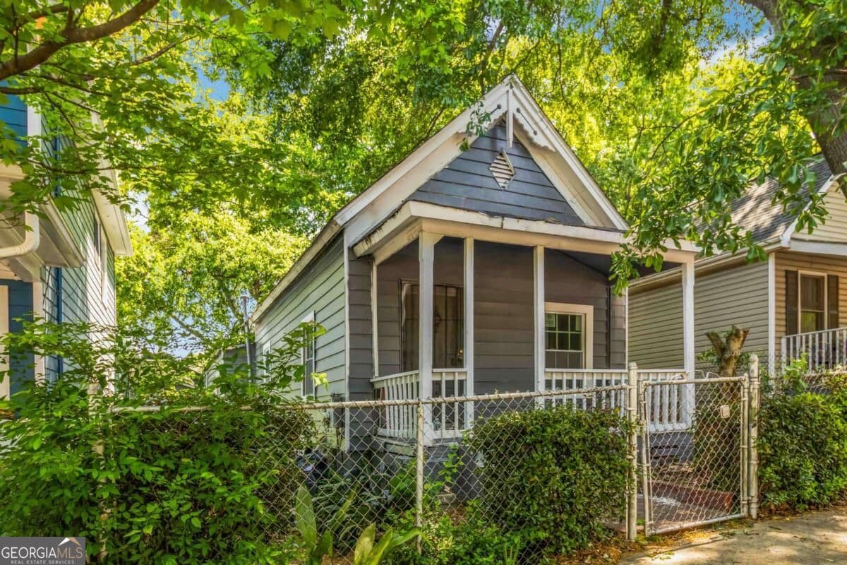 2 bedroom, 1 bathroom, 1,006 sq ft single family residence for sale at 712 Garibaldi Street, Atlanta, GA 30310 — photo 3