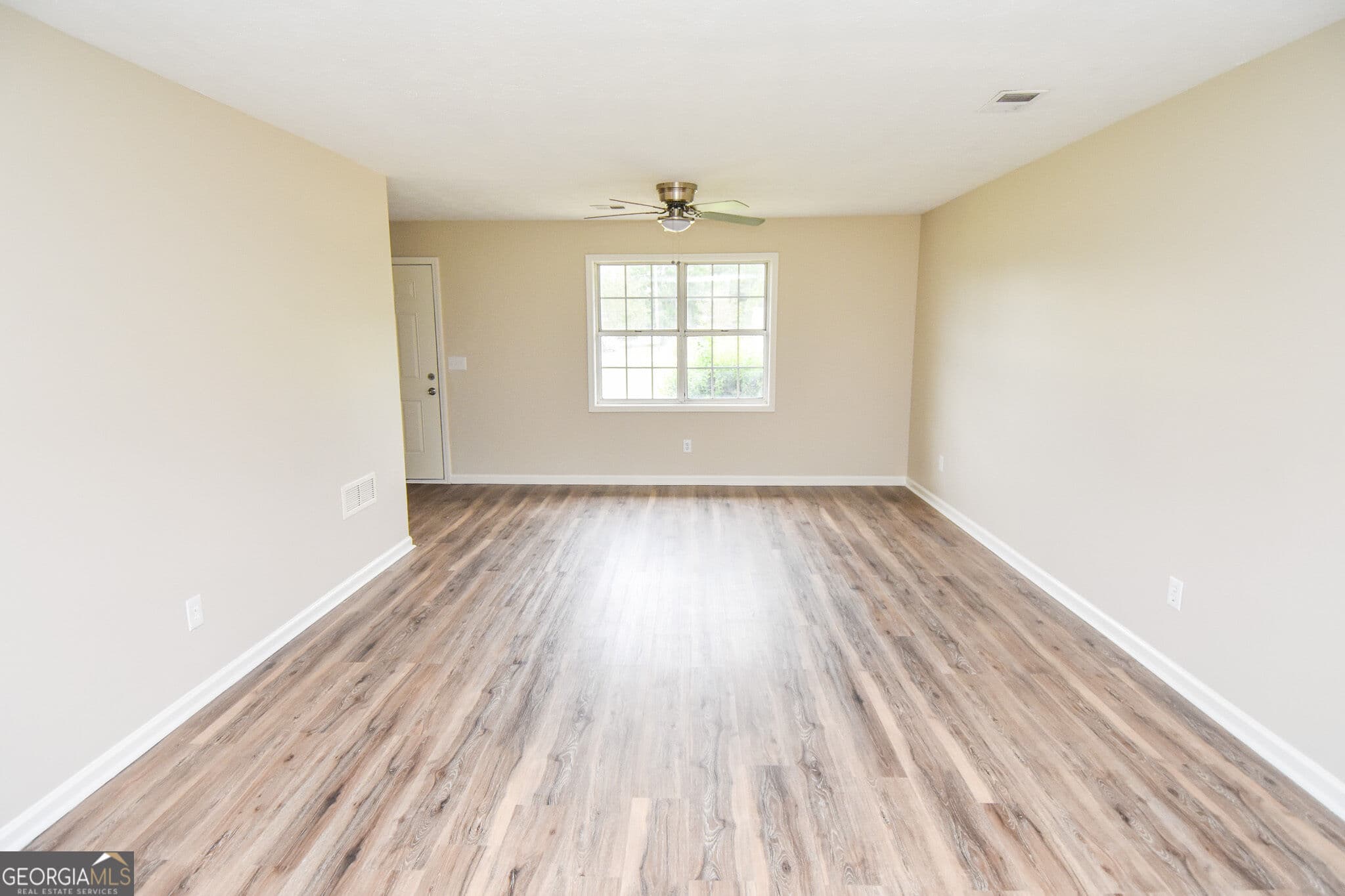 3 bedroom, 2 bathroom, 1,296 sq ft single family residence for sale at 111 Meadowview Lane, Williamson, GA 30292 — photo 7