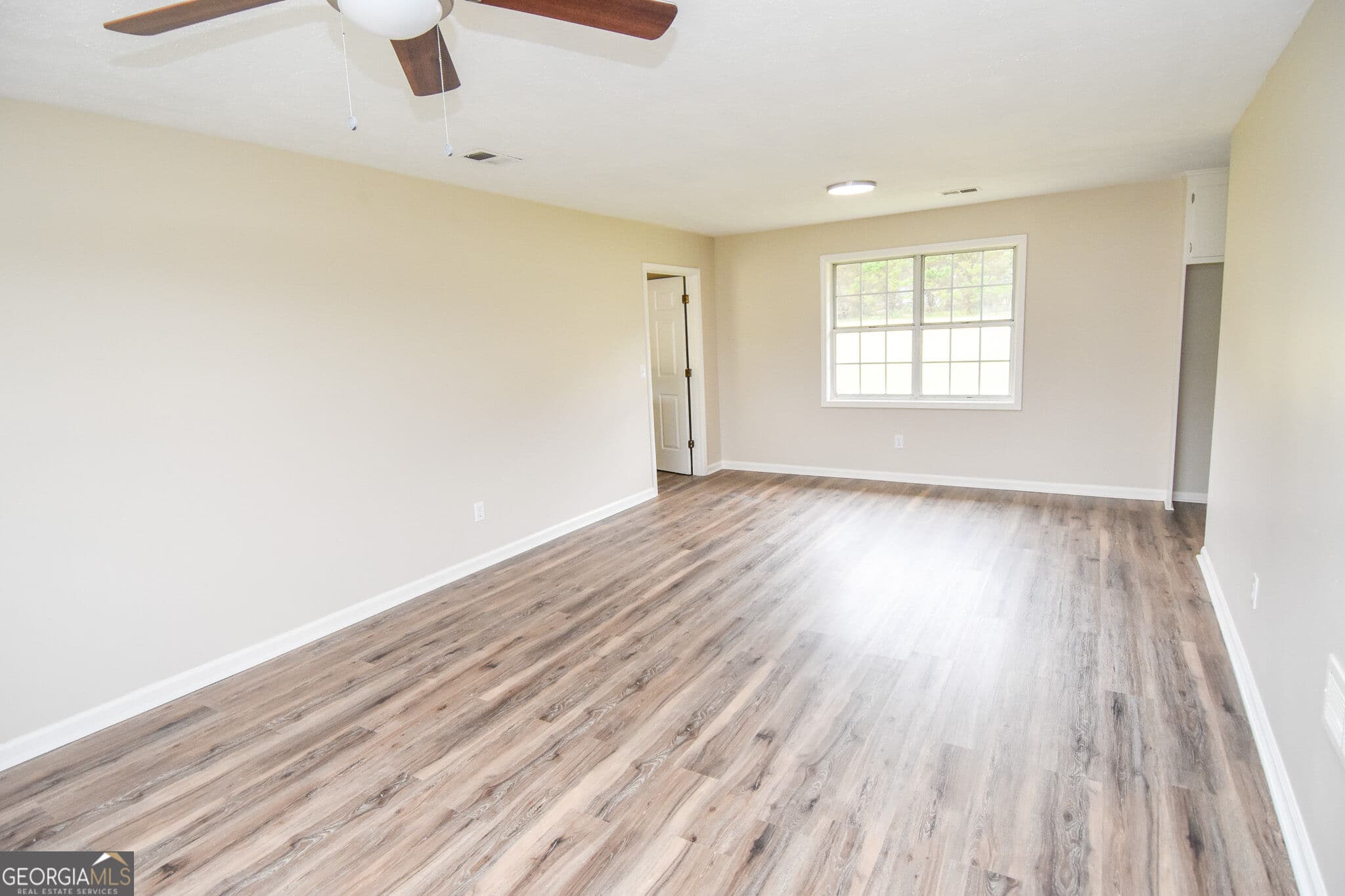 3 bedroom, 2 bathroom, 1,296 sq ft single family residence for sale at 111 Meadowview Lane, Williamson, GA 30292 — photo 8