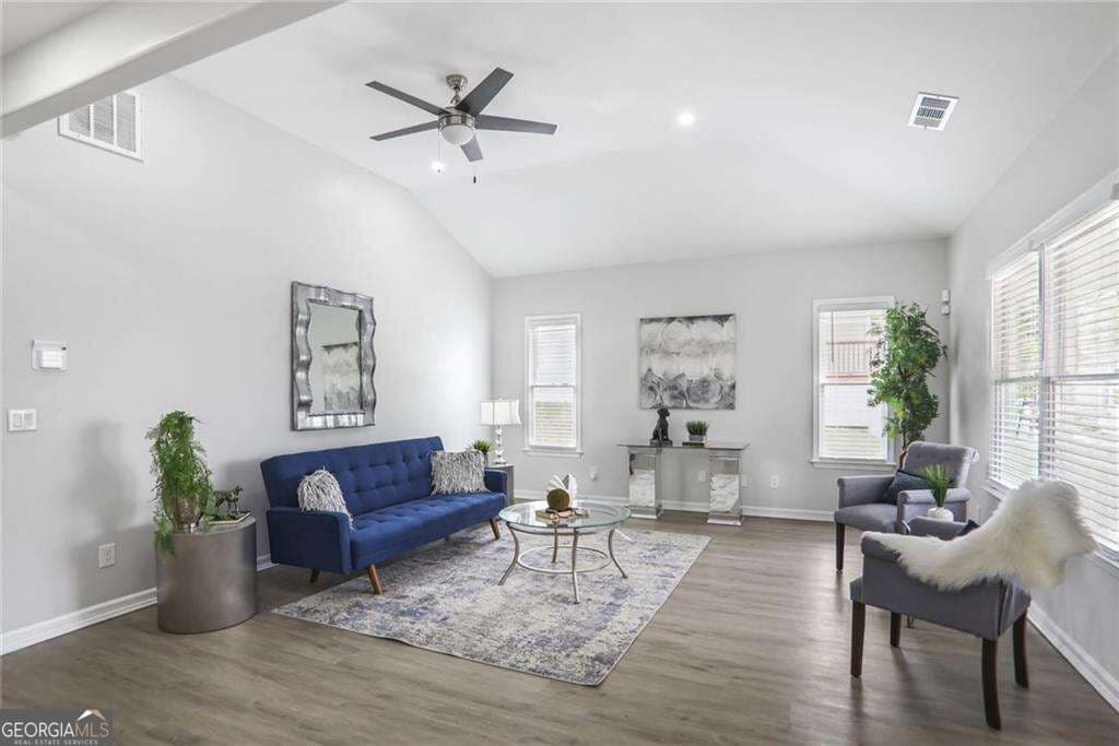 4 bedroom, 2 bathroom, 1,755 sq ft single family residence for sale at 652 Hugh Street, Atlanta, GA 30310 — photo 3