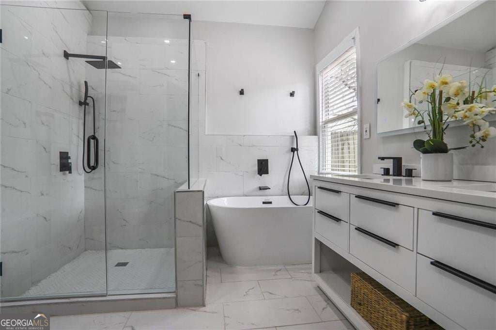 4 bedroom, 2 bathroom, 1,755 sq ft single family residence for sale at 652 Hugh Street, Atlanta, GA 30310 — photo 10