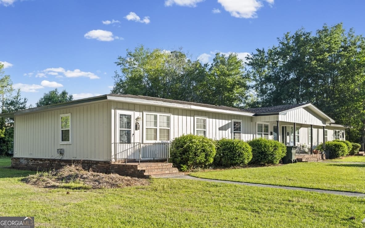 multi family,quadruplex for sale at 509 Beville Street, Waycross, GA 31501 — photo 1 of 1