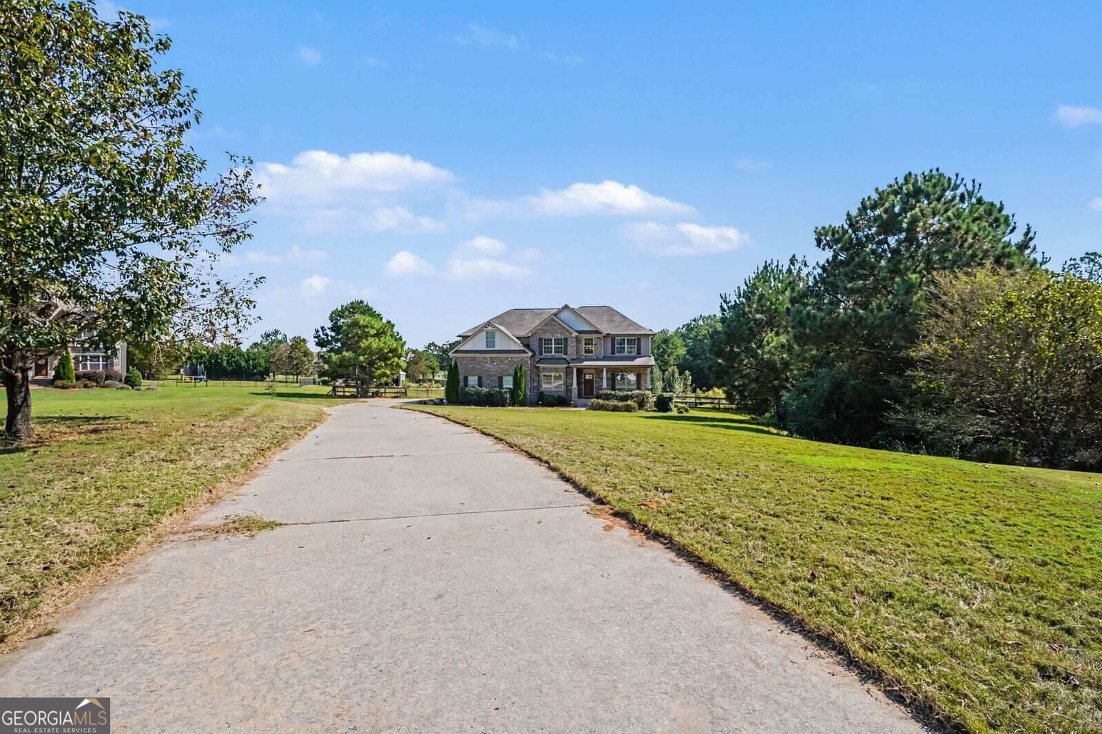 5 bedroom, 4 bathroom, 3,474 sq ft single family residence for sale at 160 Feather Lane, Jackson, GA 30233 — photo 9