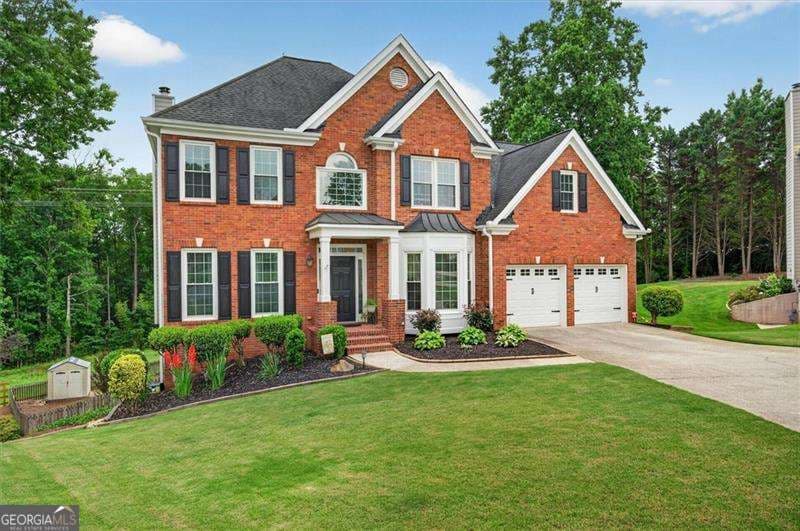 5 bedroom, 4 bathroom single family residence sold at 933 Hawk Creek Trail, Lawrenceville, GA 30043