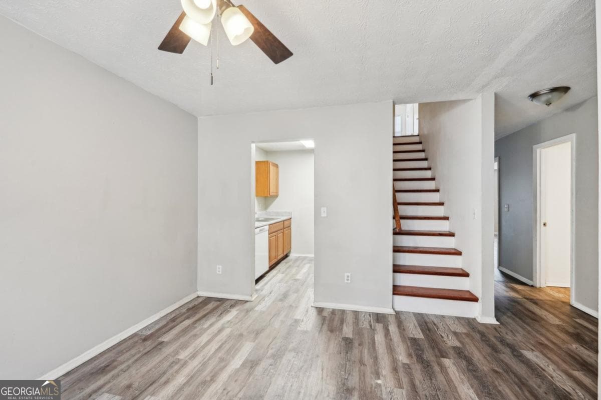 3 bedroom, 2 bathroom, 1,466 sq ft townhouse for sale at 703 Pine Tree Trail, Atlanta, GA 30349 — photo 2