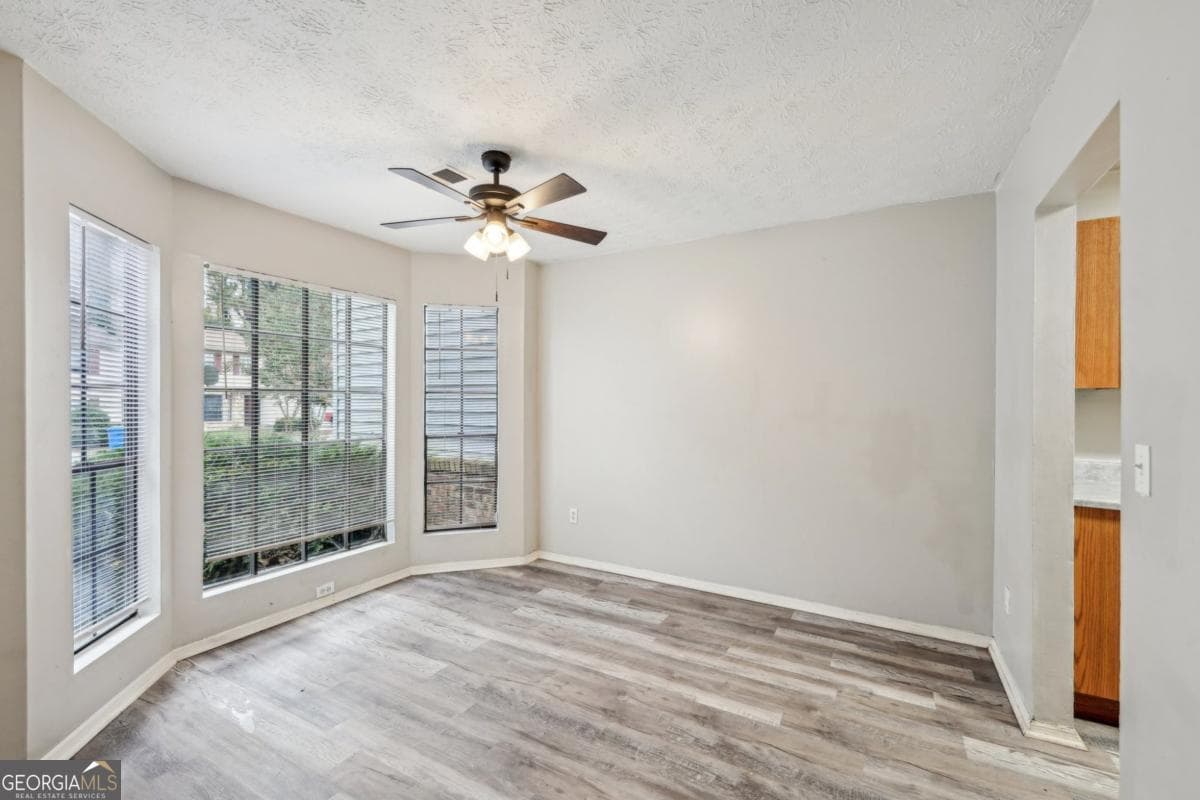 3 bedroom, 2 bathroom, 1,466 sq ft townhouse for sale at 703 Pine Tree Trail, Atlanta, GA 30349 — photo 6