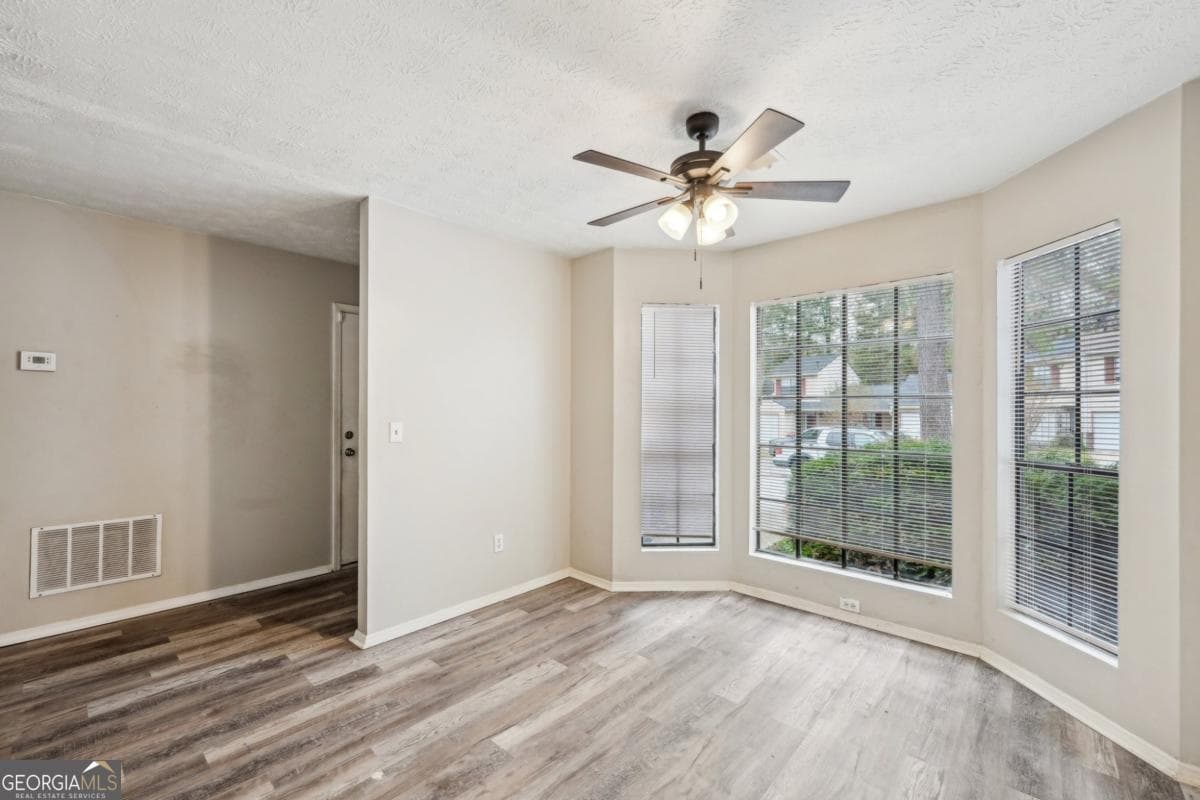 3 bedroom, 2 bathroom, 1,466 sq ft townhouse for sale at 703 Pine Tree Trail, Atlanta, GA 30349 — photo 7