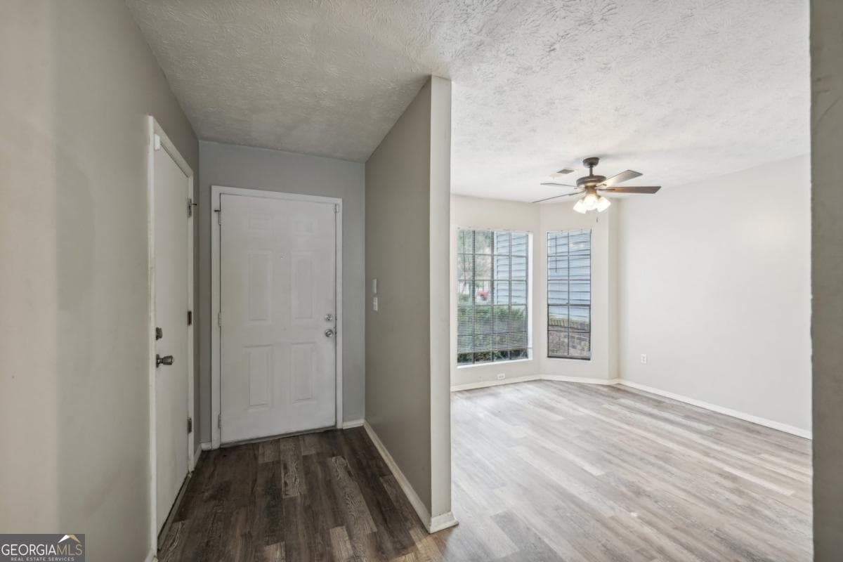 3 bedroom, 2 bathroom, 1,466 sq ft townhouse for sale at 703 Pine Tree Trail, Atlanta, GA 30349 — photo 5