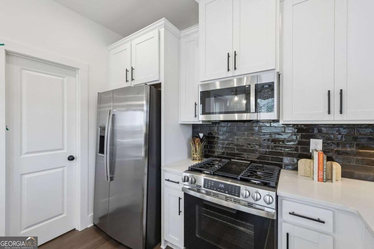 3 bedroom, 2.5 bathroom, 1,745 sq ft townhouse for sale at 222 Foxtrot Avenue 750, Hoschton, GA 30548 — photo 10