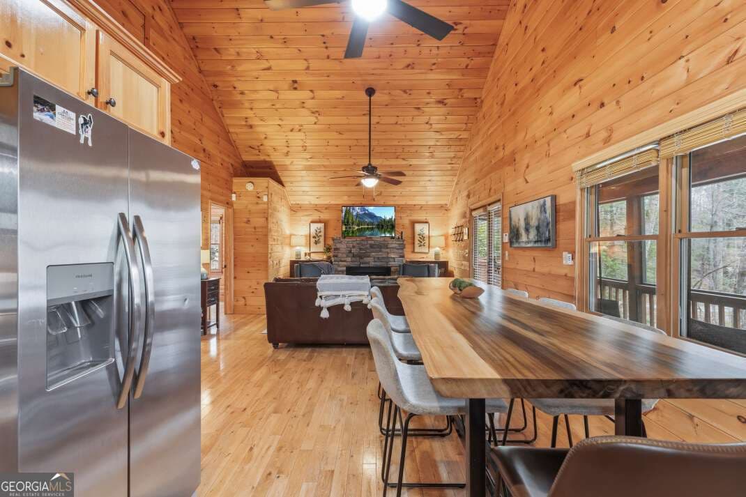 3 bedroom, 2 bathroom, 1,792 sq ft cabin,single family residence for sale at 145 Fox Run Lane, Blue Ridge, GA 30513 — photo 10