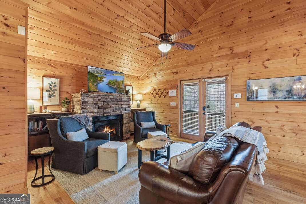 3 bedroom, 2 bathroom, 1,792 sq ft cabin,single family residence for sale at 145 Fox Run Lane, Blue Ridge, GA 30513 — photo 4