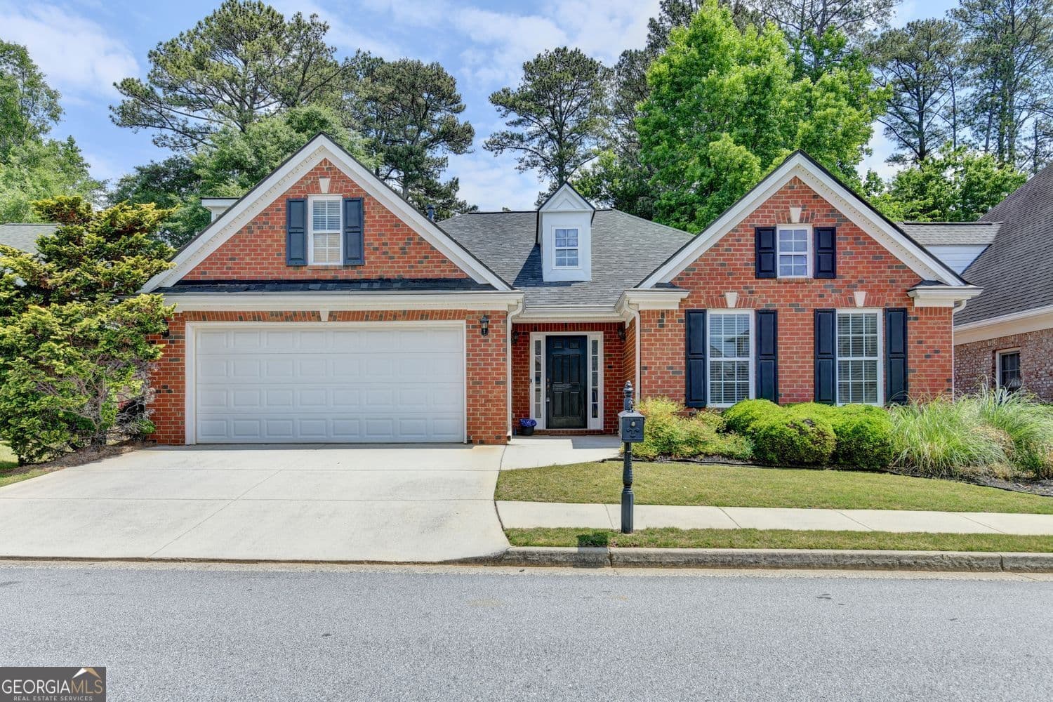 3 bedroom, 2 bathroom, 2,359 sq ft single family residence sold at 1870 Hickory Station Circle, Snellville, GA 30078