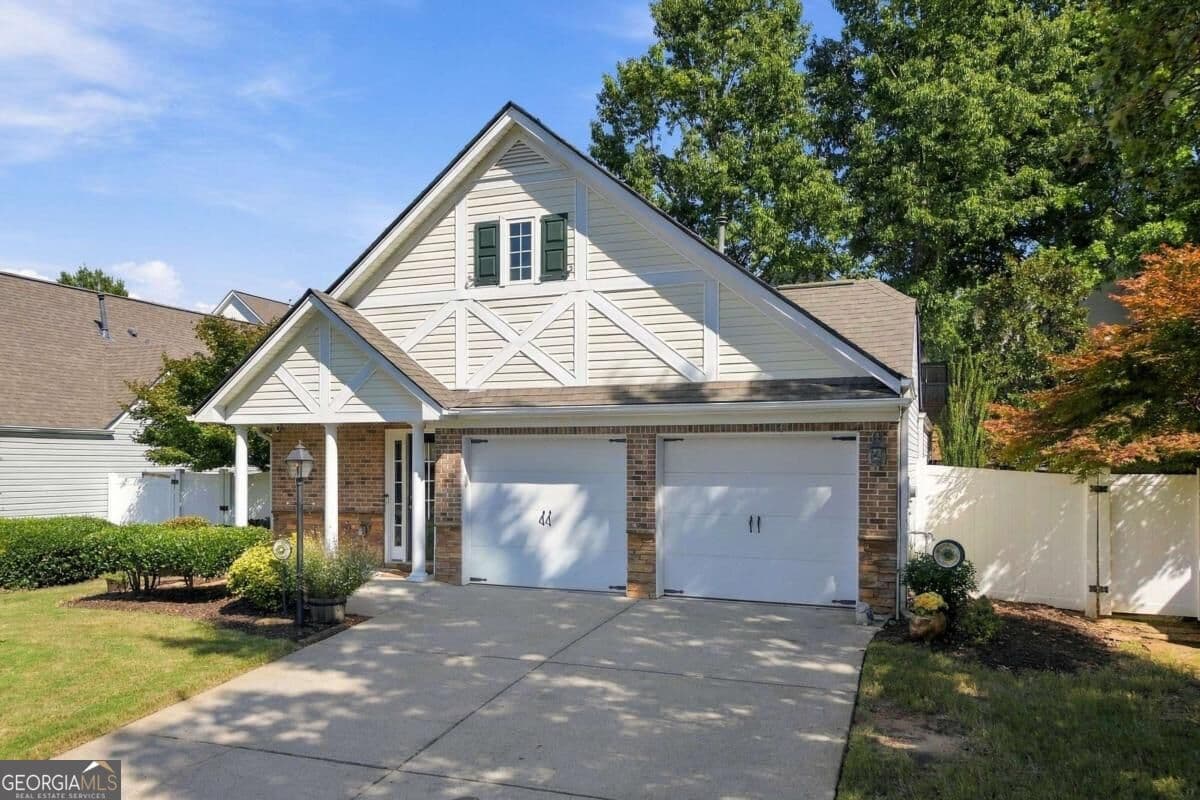 2 bedroom, 2 bathroom, 1,369 sq ft single family residence for sale at 2550 Cottage View Way, Cumming, GA 30040 — photo 2