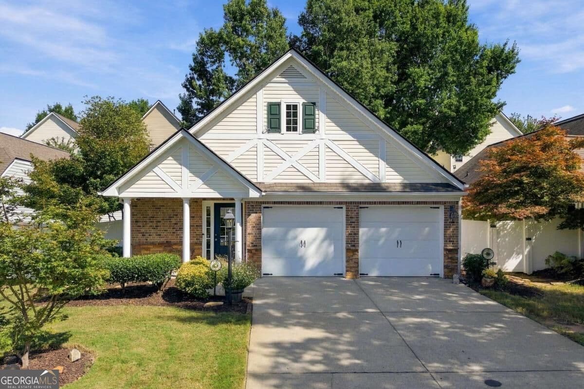 2 bedroom, 2 bathroom, 1,369 sq ft single family residence for sale at 2550 Cottage View Way, Cumming, GA 30040 — photo 1 of 41