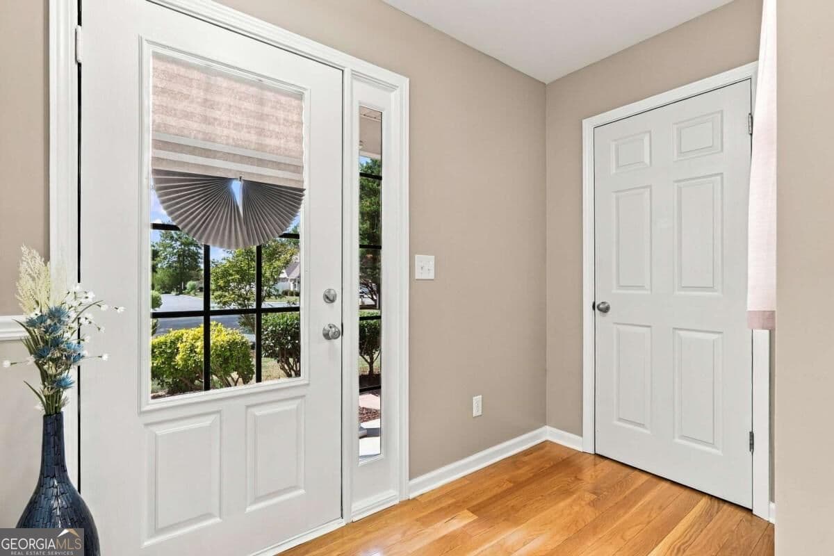 2 bedroom, 2 bathroom, 1,369 sq ft single family residence for sale at 2550 Cottage View Way, Cumming, GA 30040 — photo 5
