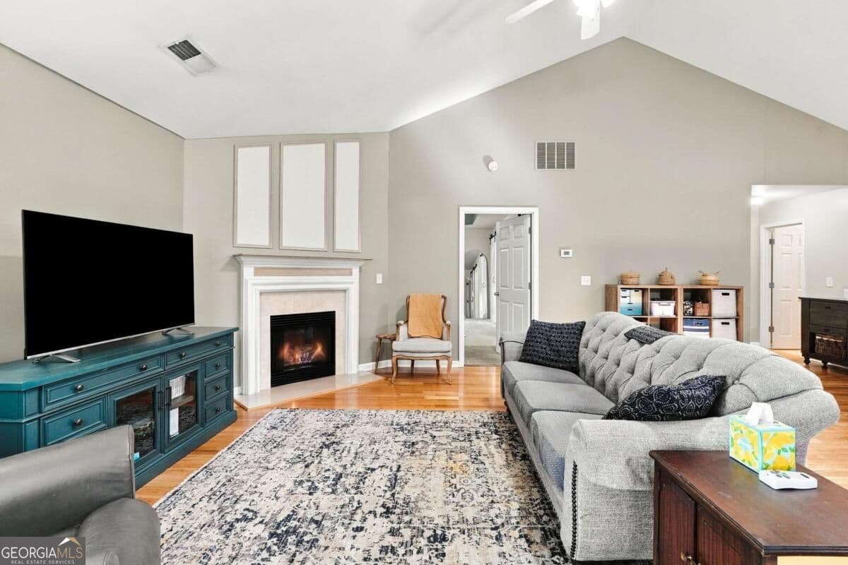2 bedroom, 2 bathroom, 1,369 sq ft single family residence for sale at 2550 Cottage View Way, Cumming, GA 30040 — photo 8