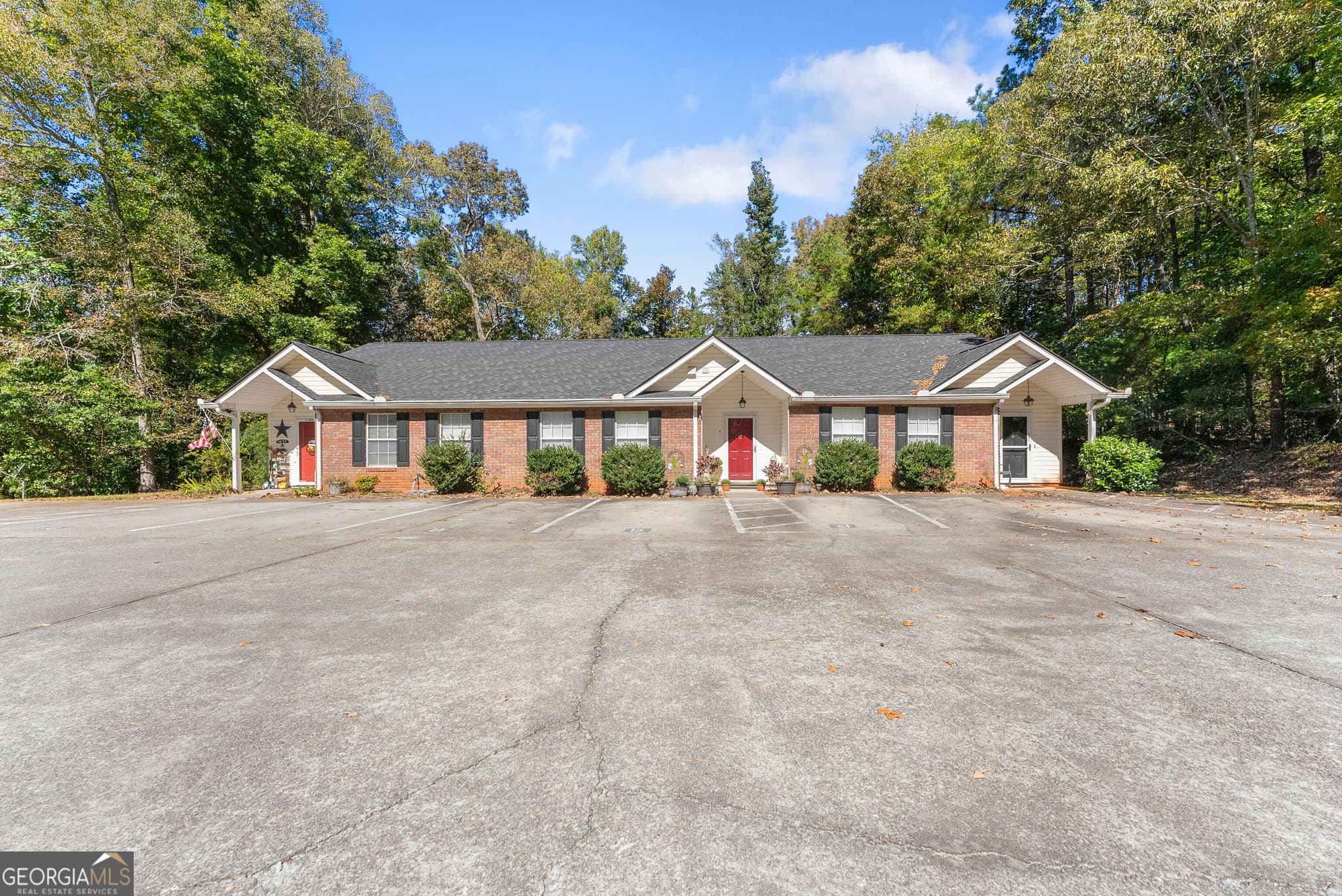 2 bedroom, 2 bathroom, 1,208 sq ft condominium for sale at 4059 Hidden Hollow Drive B, Gainesville, GA 30506 — photo 3