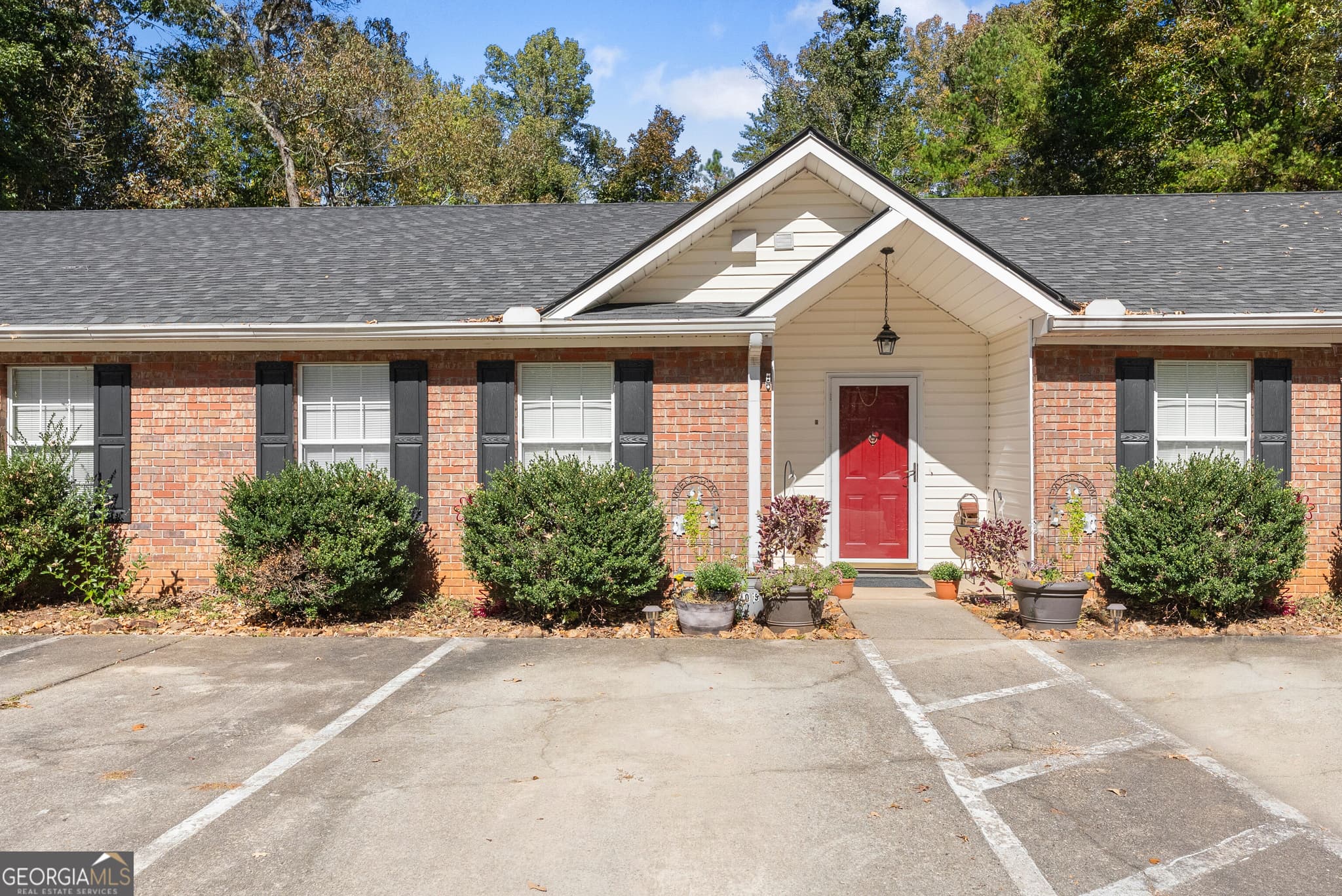 2 bedroom, 2 bathroom, 1,208 sq ft condominium for sale at 4059 Hidden Hollow Drive B, Gainesville, GA 30506