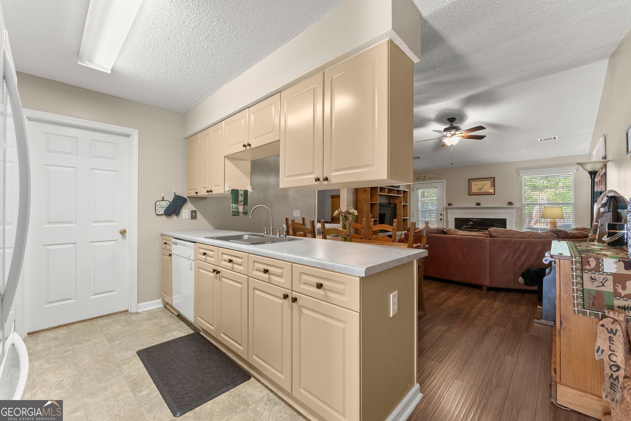2 bedroom, 2 bathroom, 1,208 sq ft condominium for sale at 4059 Hidden Hollow Drive B, Gainesville, GA 30506 — photo 9