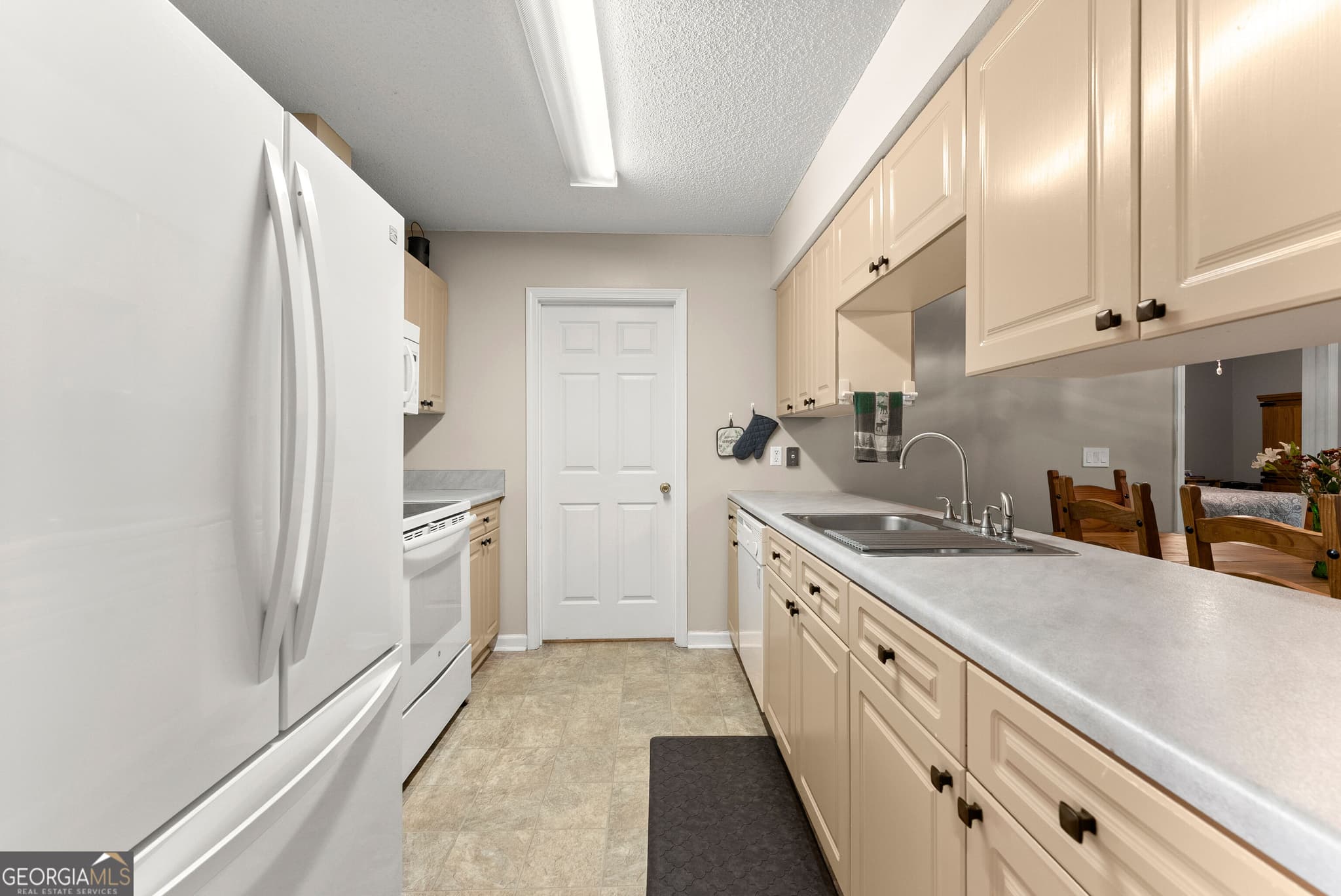 2 bedroom, 2 bathroom, 1,208 sq ft condominium for sale at 4059 Hidden Hollow Drive B, Gainesville, GA 30506 — photo 8