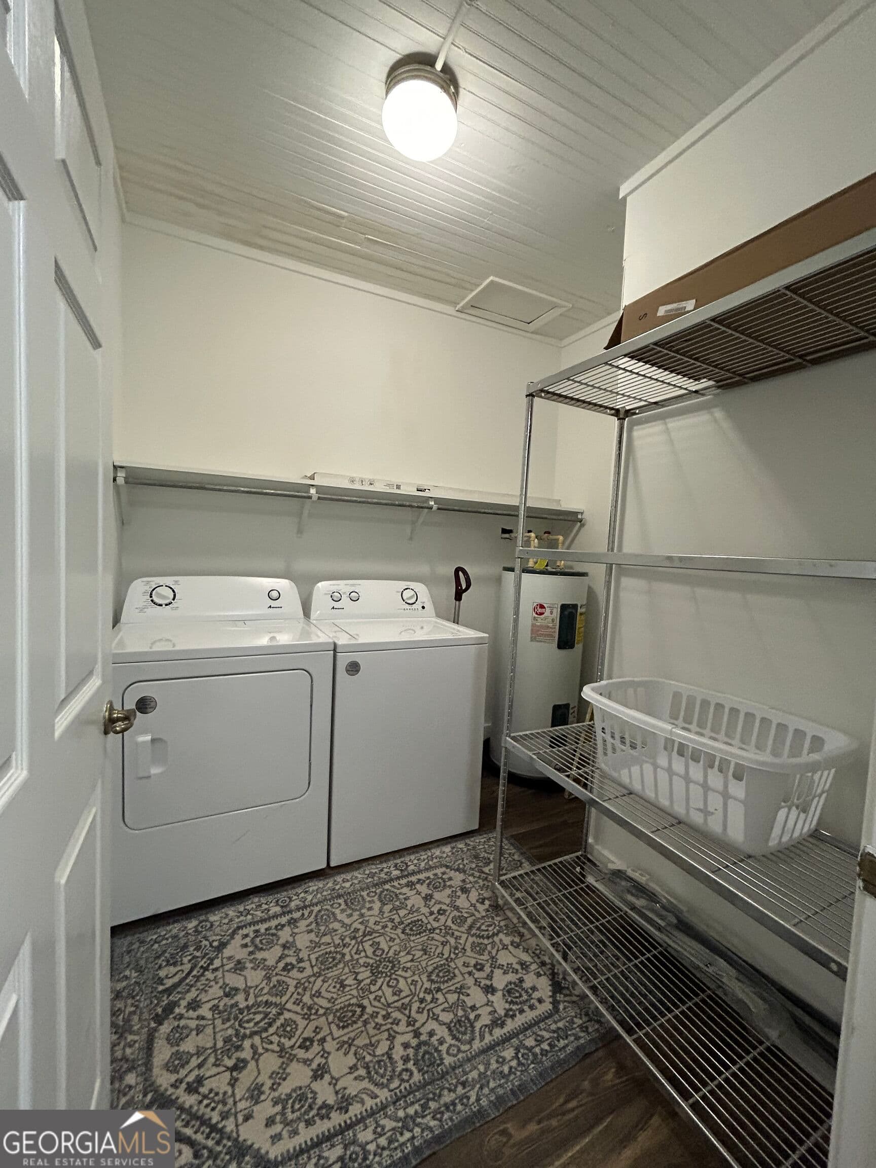 2 bedroom, 1 bathroom, 1,456 sq ft loft,apartment for rent at 30 E Johnston Street 2FL, Forsyth, GA 31029 for $1,595 a month — photo 4