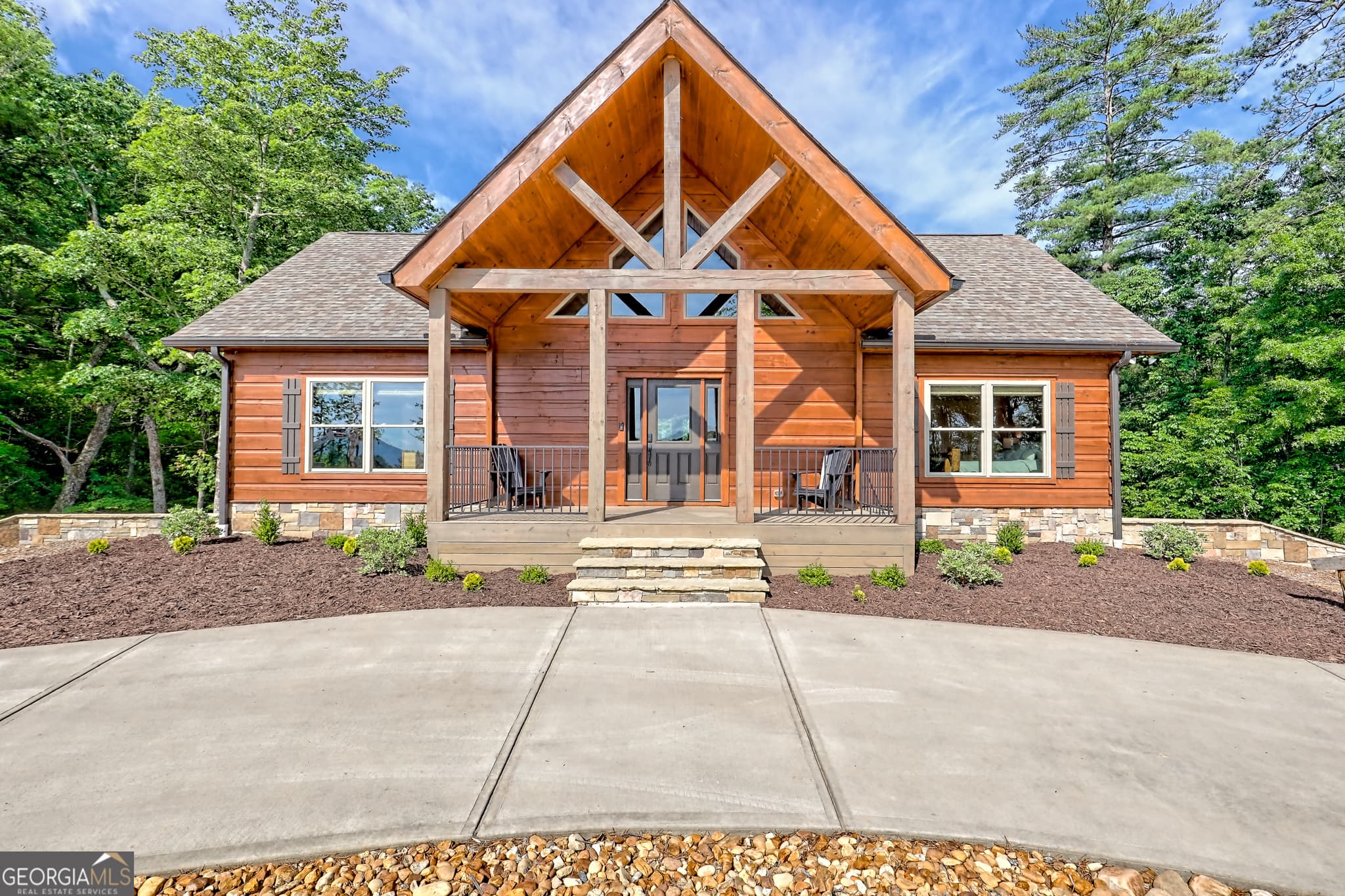 4 bedroom, 3 bathroom, 2,896 sq ft cabin,single family residence for sale at 117 Ivy Ridge Way, Clarkesville, GA 30523 — photo 3