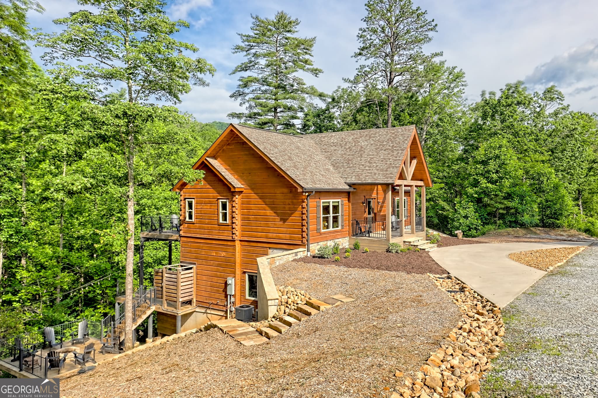 4 bedroom, 3 bathroom, 2,896 sq ft cabin,single family residence for sale at 117 Ivy Ridge Way, Clarkesville, GA 30523