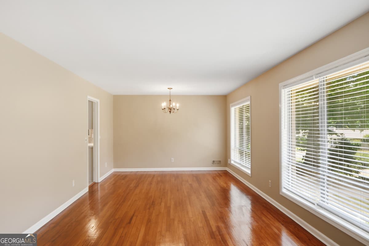 4 bedroom, 3 bathroom, 2,142 sq ft single family residence for sale at 2801 Sagamore Hill Drive, Marietta, GA 30067 — photo 10