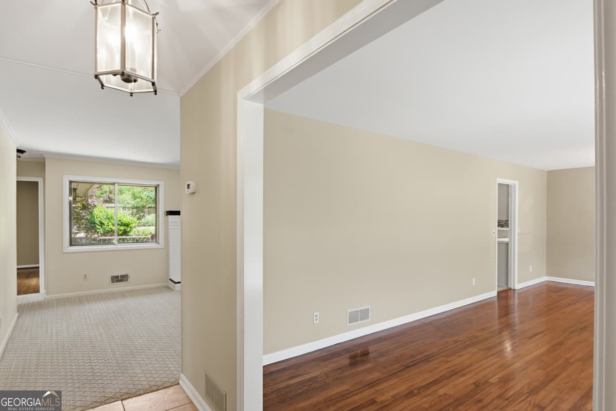 4 bedroom, 3 bathroom, 2,142 sq ft single family residence for sale at 2801 Sagamore Hill Drive, Marietta, GA 30067 — photo 8