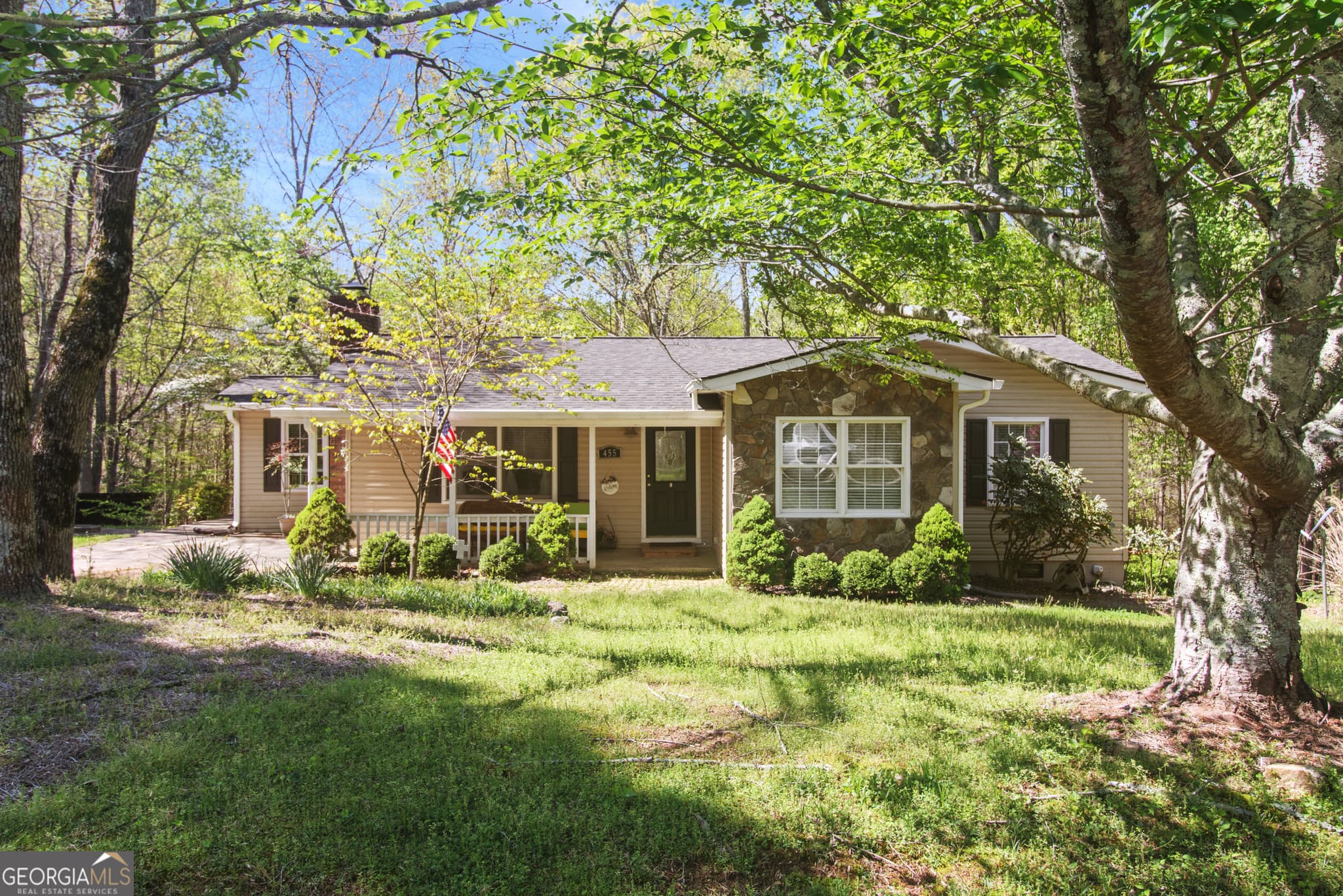3 bedroom, 2 bathroom, 1,607 sq ft single family residence sold at 455 Heads Ferry Road, Cornelia, GA 30531