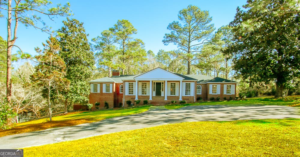 4 bedroom, 4 bathroom, 3,680 sq ft single family residence under contract at 314 N Main Street, Reidsville, GA 30453