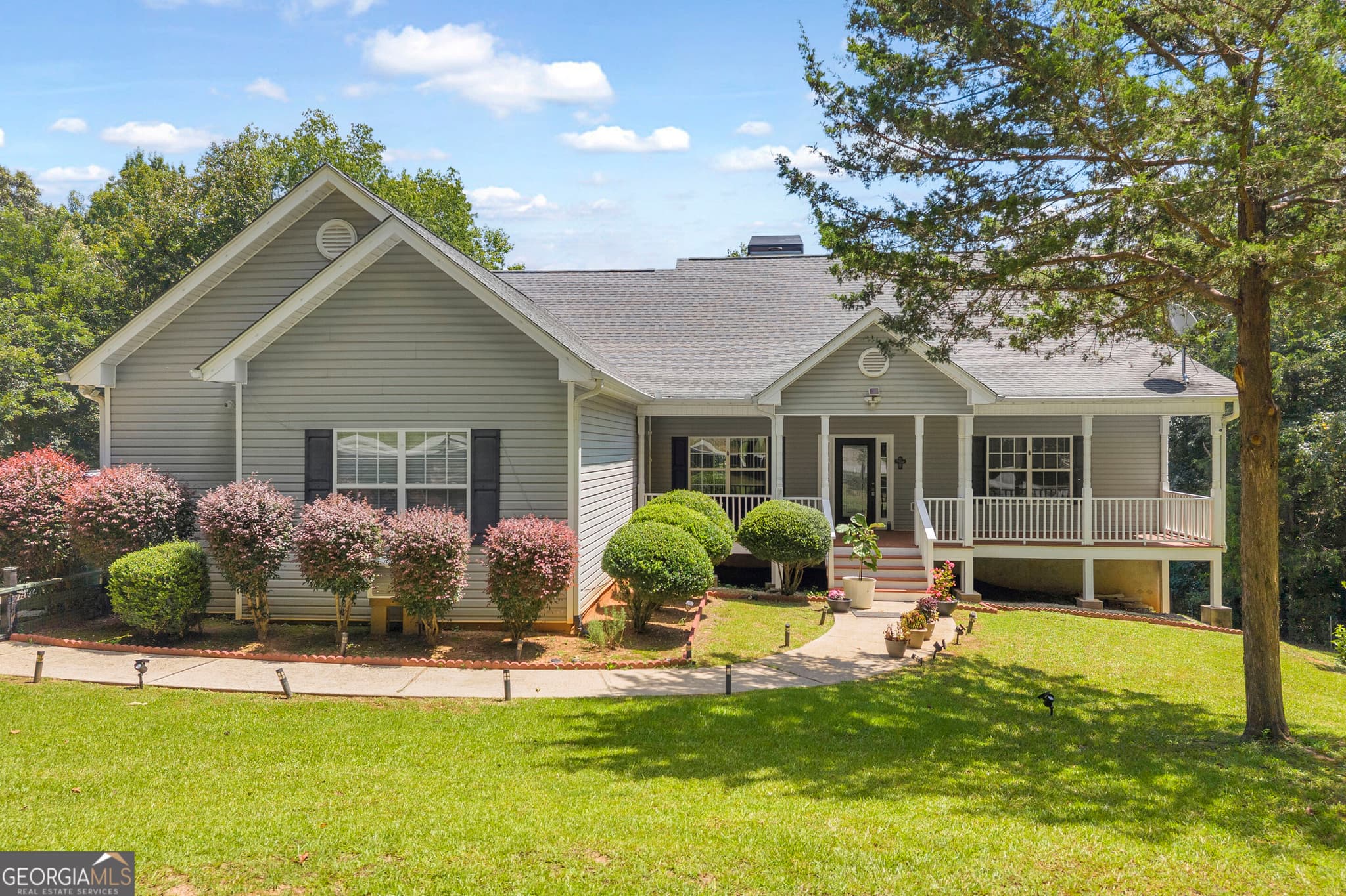 5 bedroom, 3.5 bathroom, 2,314 sq ft single family residence for sale at 166 Sullivan Drive, Homer, GA 30547 — photo 1 of 86
