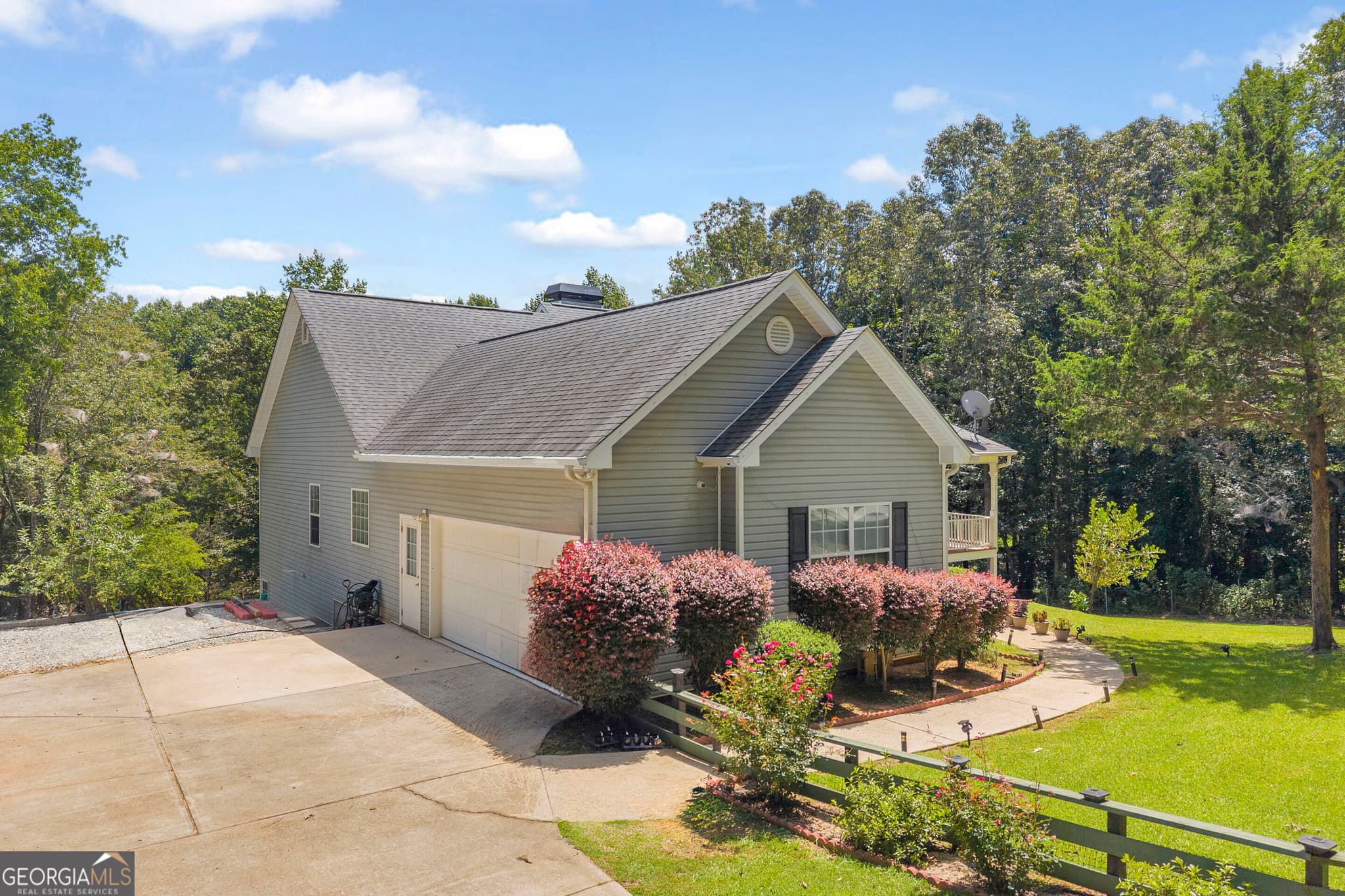 5 bedroom, 3.5 bathroom, 2,314 sq ft single family residence for sale at 166 Sullivan Drive, Homer, GA 30547 — photo 4