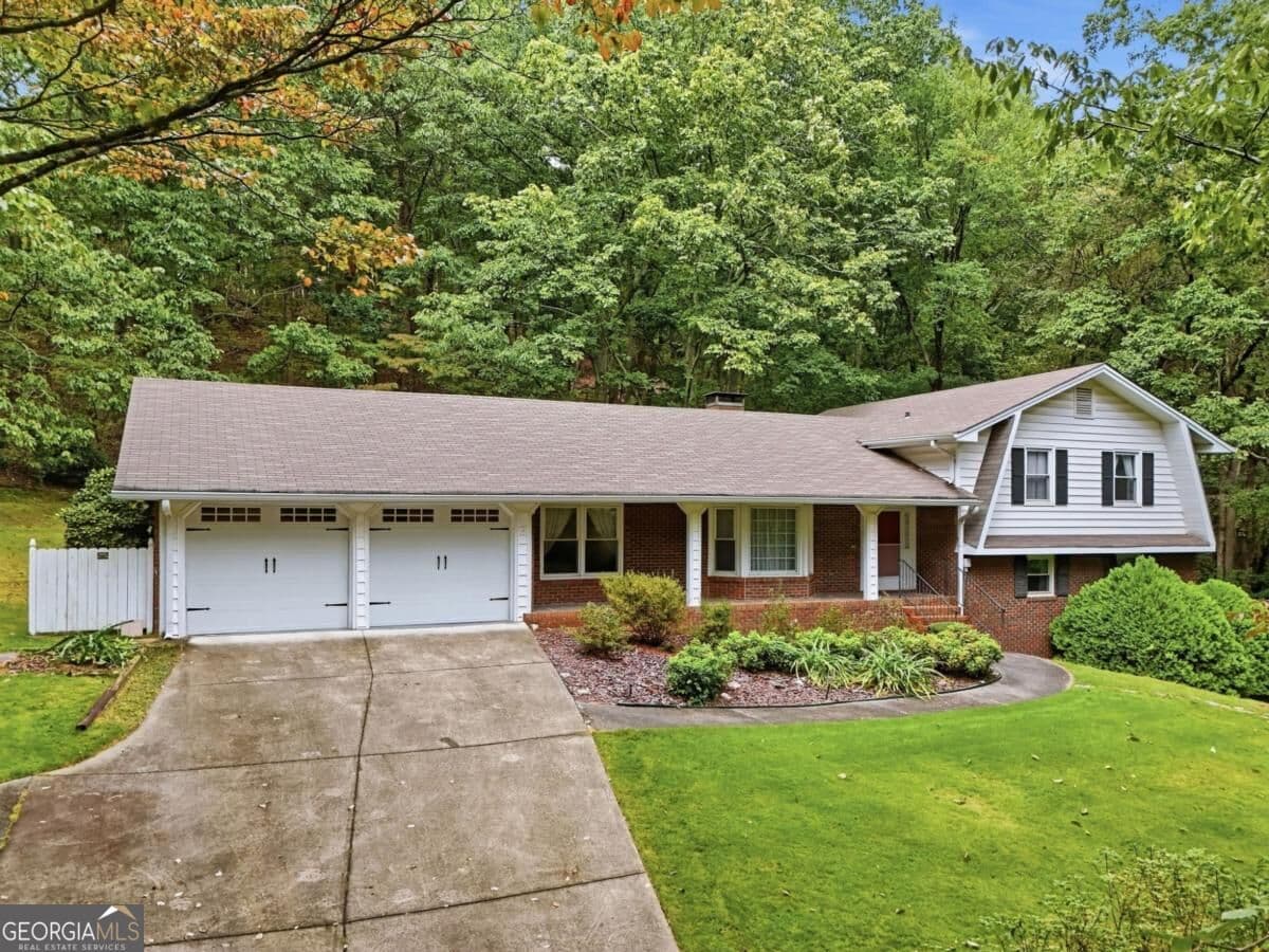 4 bedroom, 3 bathroom single family residence for sale at 2555 Ridge Park Drive, Cumming, GA 30040 — photo 7