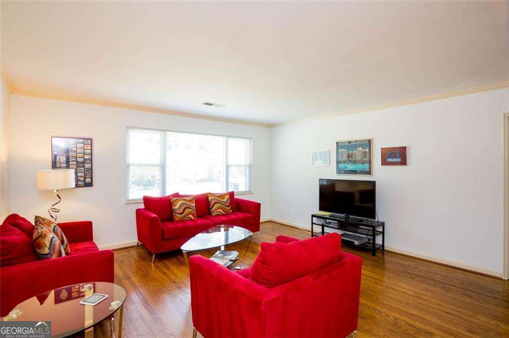 3 bedroom, 2 bathroom, 1,546 sq ft duplex for rent at 1538 Beech Valley Way, Atlanta, GA 30306 for $3,100 a month — photo 6