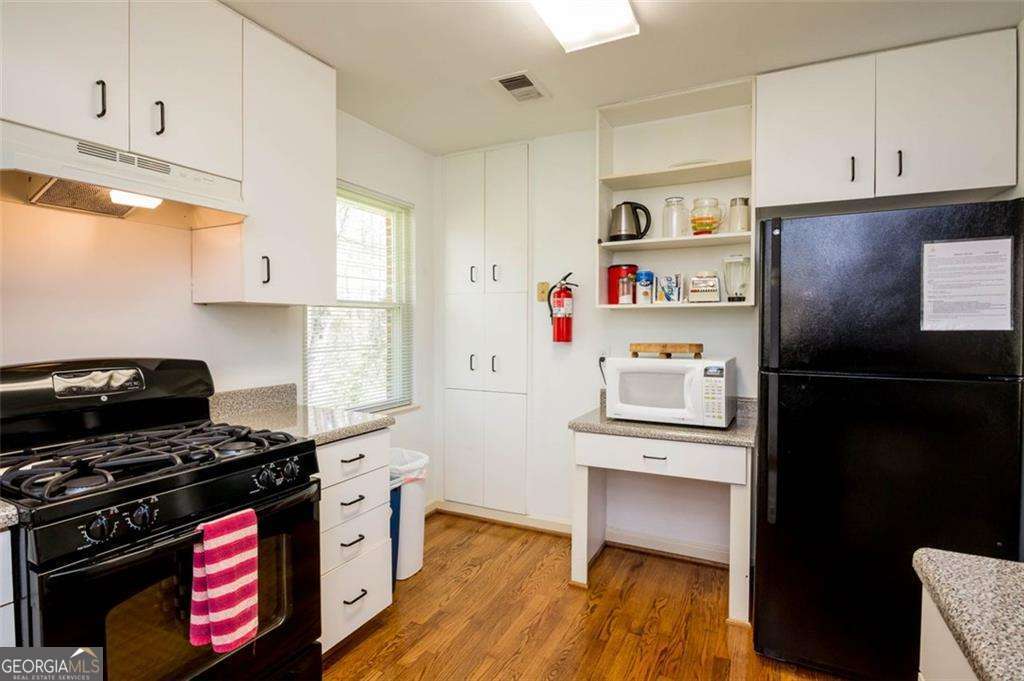3 bedroom, 2 bathroom, 1,546 sq ft duplex for rent at 1538 Beech Valley Way, Atlanta, GA 30306 for $3,100 a month — photo 10