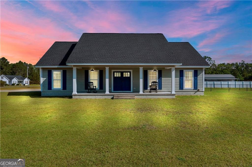 3 bedroom, 2 bathroom, 1,661 sq ft single family residence sold at 3224 Ware Street, Blackshear, GA 31516