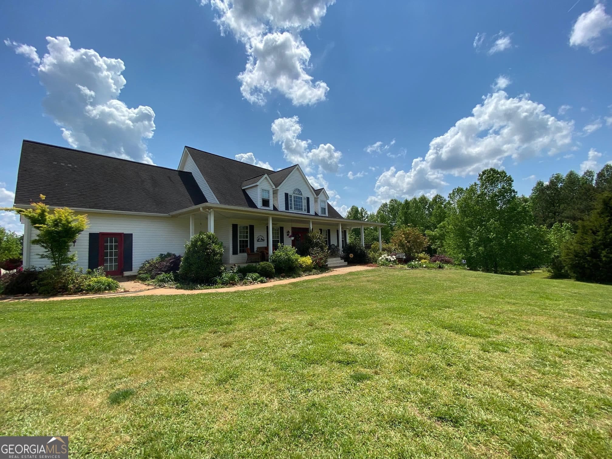 5 bedroom, 4.5 bathroom, 6,700 sq ft single family residence for rent at 6659 Lone Oak Road, Hogansville, GA 30230 for $3,000 a month — photo 2